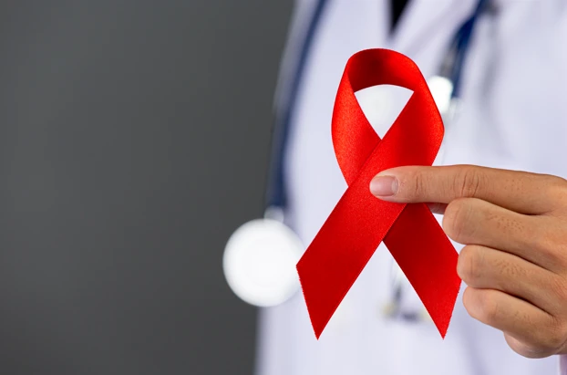 Dezembro Vermelho reforça a importância da prevenção às infecções sexualmente transmissíveis