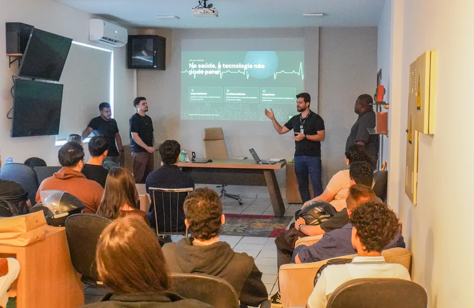 Unimed Prudente recebe visita de alunos do Centro Universitário Toledo