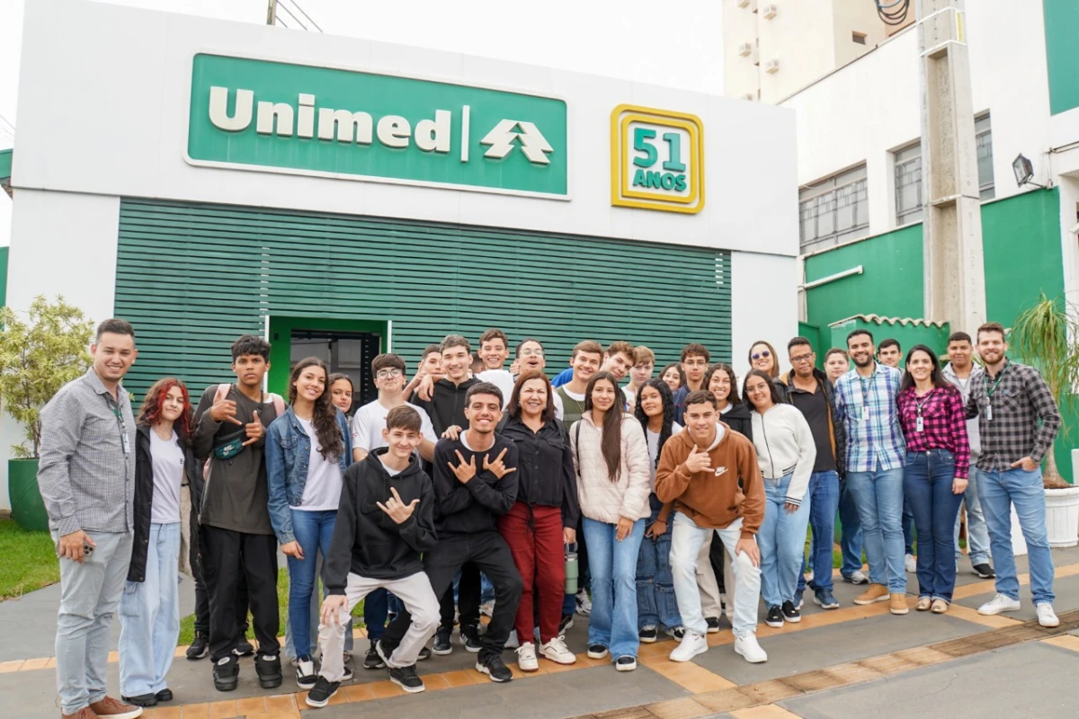 Unimed Prudente recebe visita técnica de alunos da ETEC