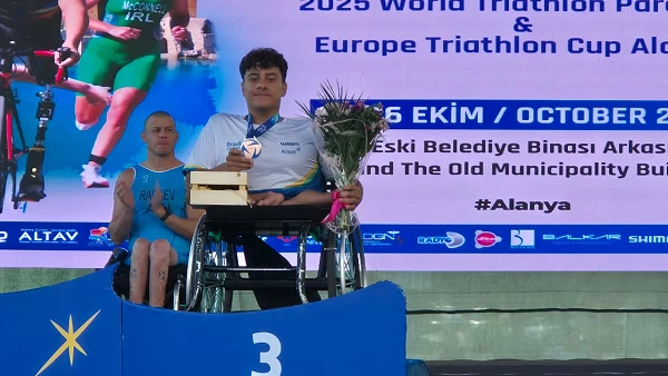 Lucas Henrique conquista medalha de bronze na Copa do Mundo de Paratriatlo