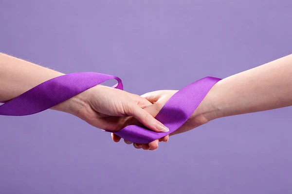 Março Lilás alerta importância da vacina HPV e do exame preventivo