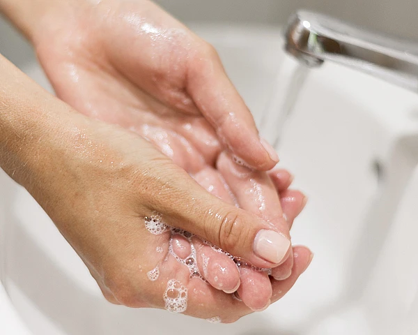 Lavar as mãos é a forma mais simples e eficaz de prevenir doenças