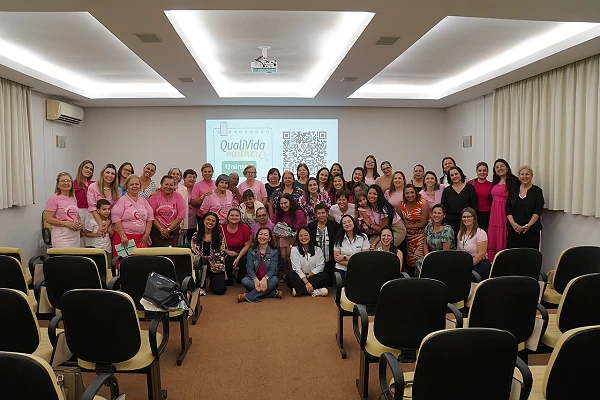 Unimed Prudente realiza palestra sobre prevenção ao câncer de mama