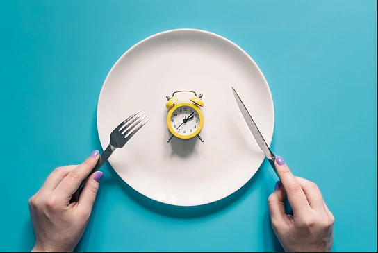 Nutricionista orienta sobre o jejum intermitente e seus cuidados