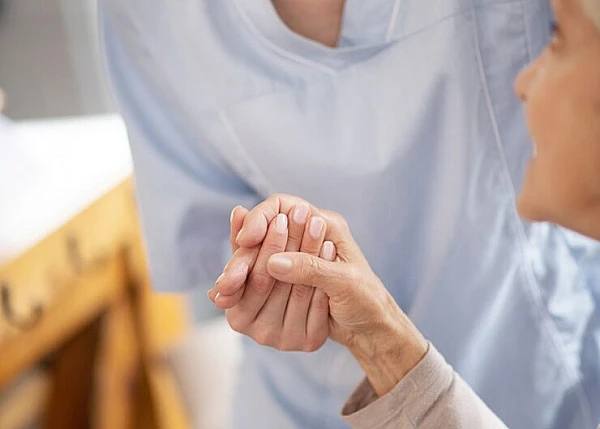 Oncologista desmistifica inverdades sobre o câncer e fala da importância dos cuidados continuados